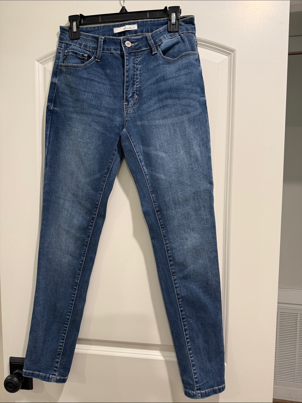 KanCan Women's Skinny Jeans in Medium Blue Wash